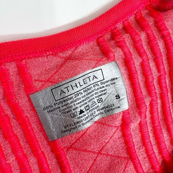 Athleta Finish Fast Line Tee Women's Small Red Stretch Short Sleeve Workout Shir - Picture 3 of 9